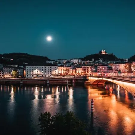 Cosylocation - Cocooning- Vue Theatre Antique * Vienne (Isere)